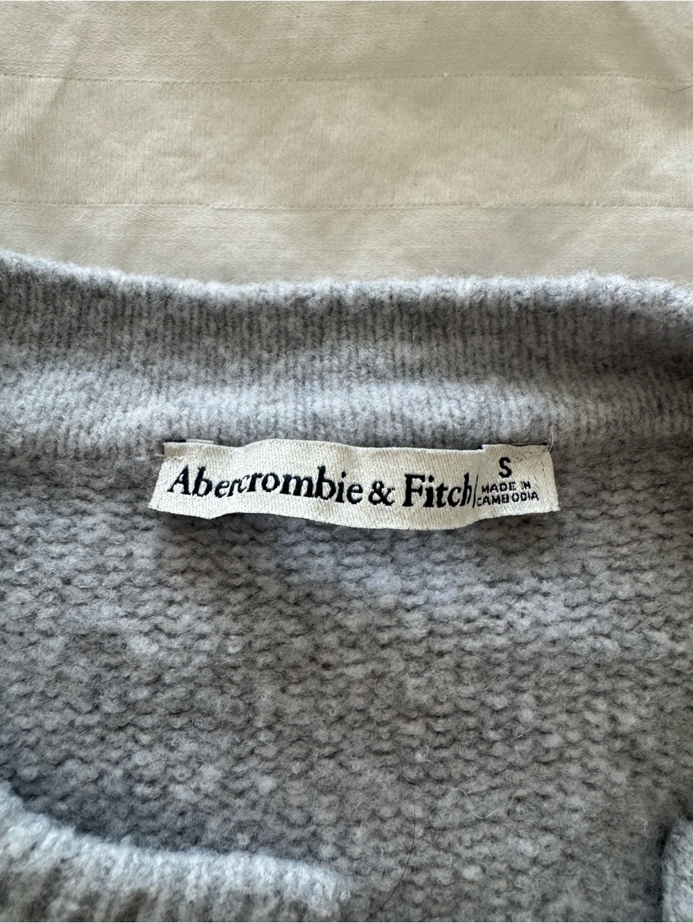 Abercrombie & Fitch Light Gray Crewneck Button Cardigan - Picture 2 of 4